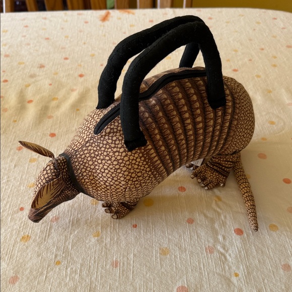 Whimsical Armadillo Purse - Picture 1 of 4